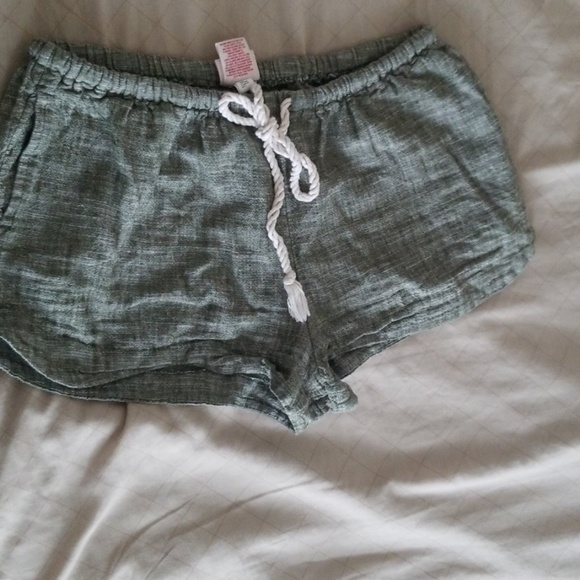 SPRING/SUMMER - Picture 1 of 2